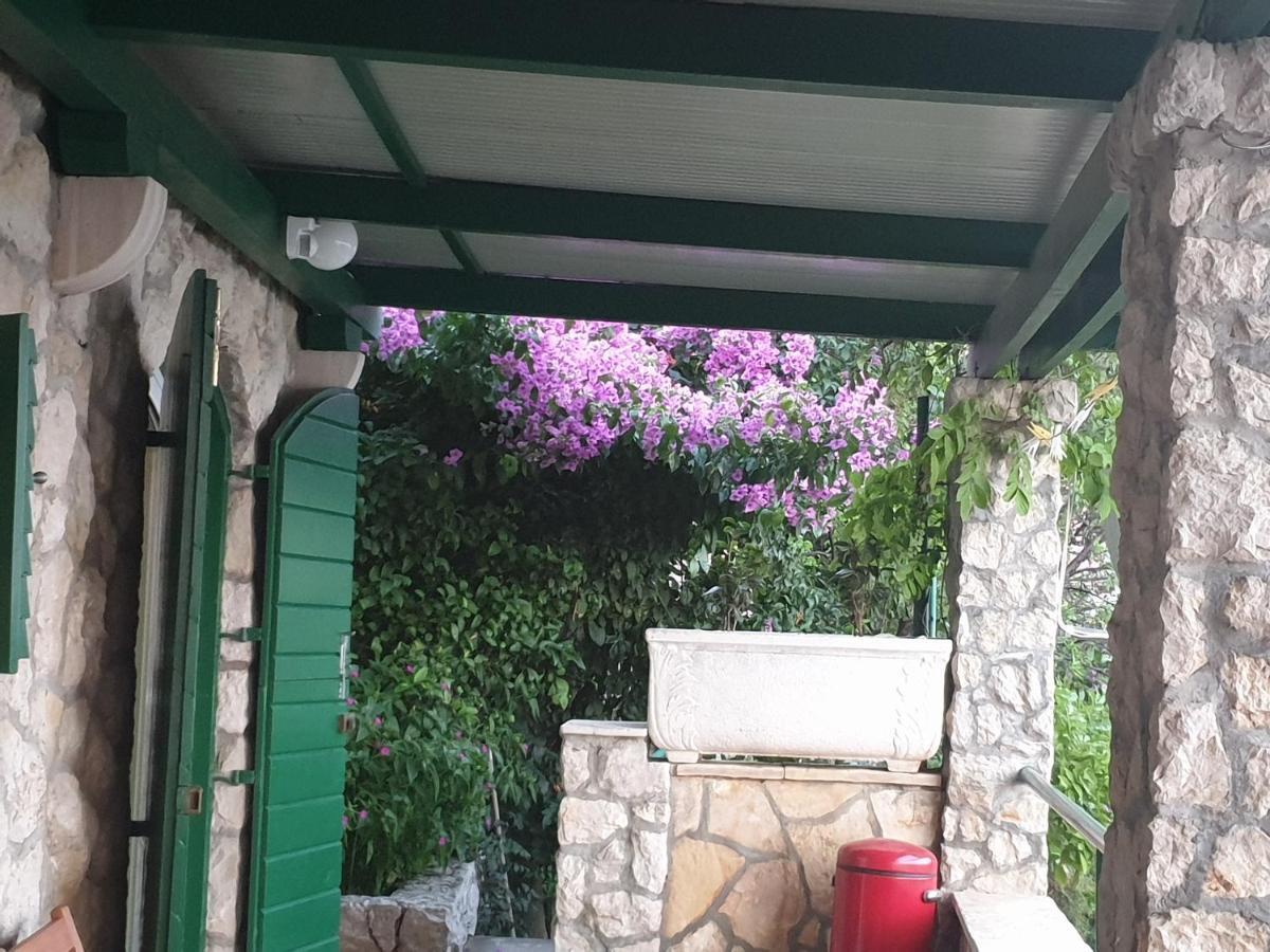 Cottage Holiday Home Omis Exterior photo